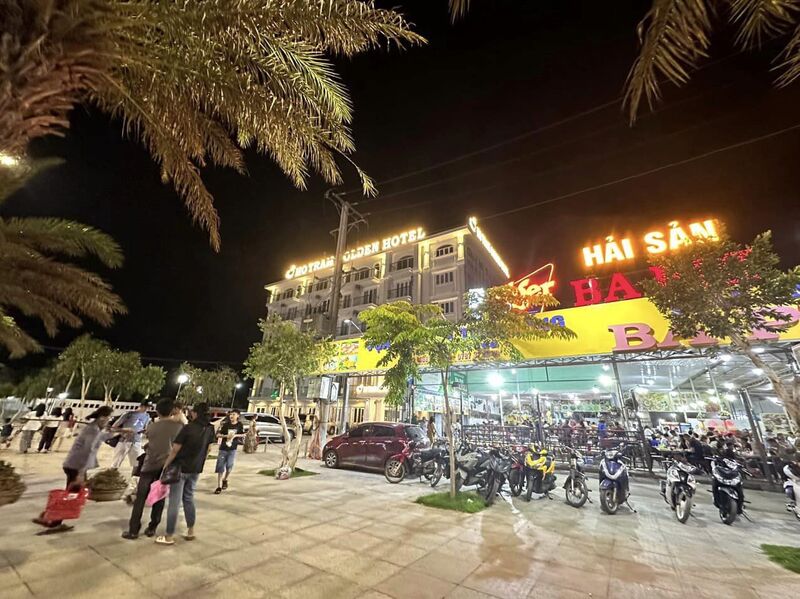 quán ba phi hồ tràm