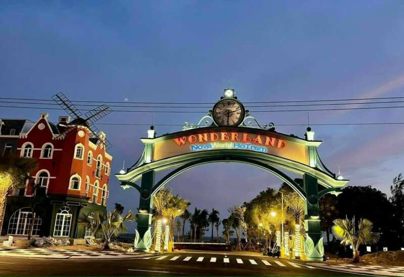 chụp hình ở Wonderland Hồ Tràm