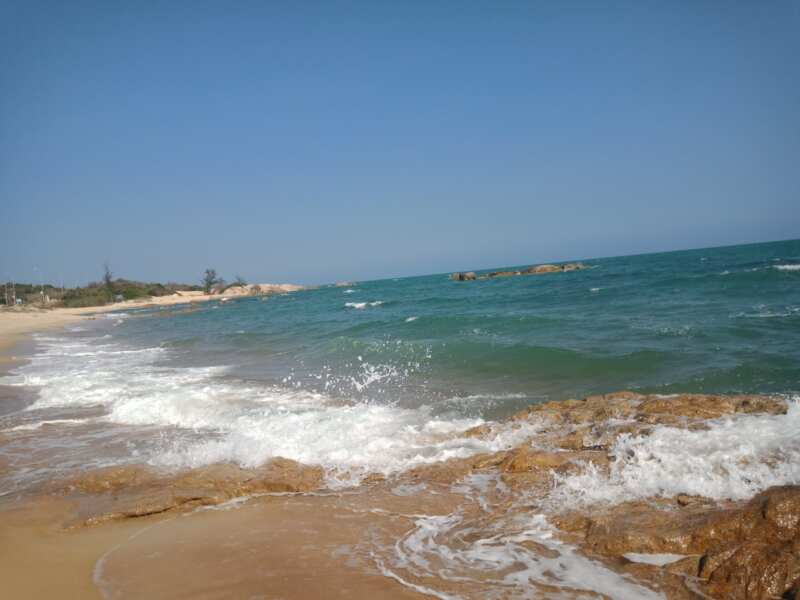 tắm biển ở ghềnh đá Bình Châu