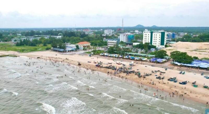 Bãi biển công cộng Hồ Tràm